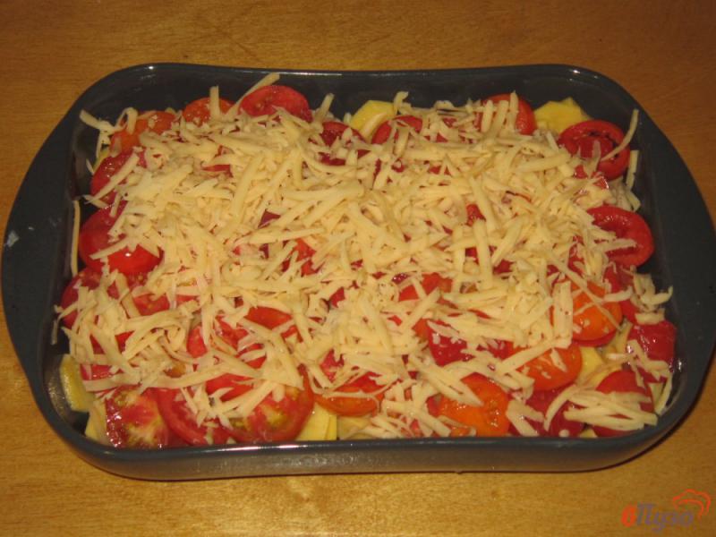 Фото приготовление рецепта: Картофельная запеканка с фаршем и помидорами шаг №6