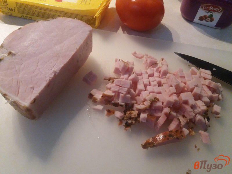 Фото приготовление рецепта: Горячие бутерброды с бужениной шаг №1