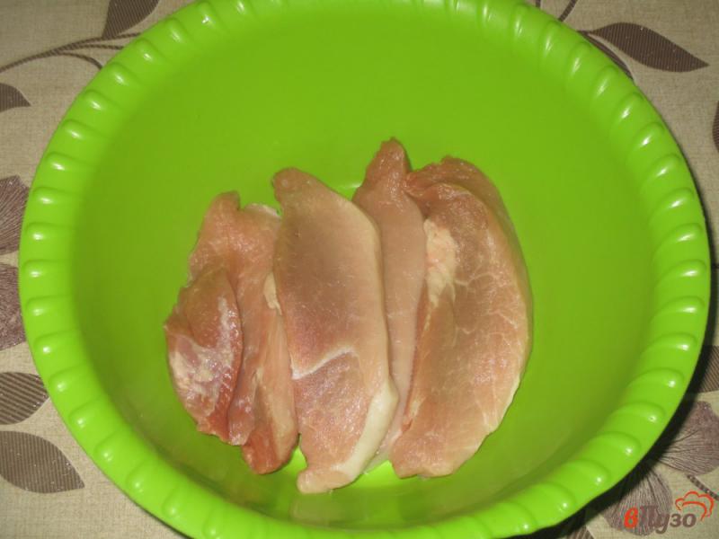 Фото приготовление рецепта: Шницель из свинины в соевом соусе шаг №1