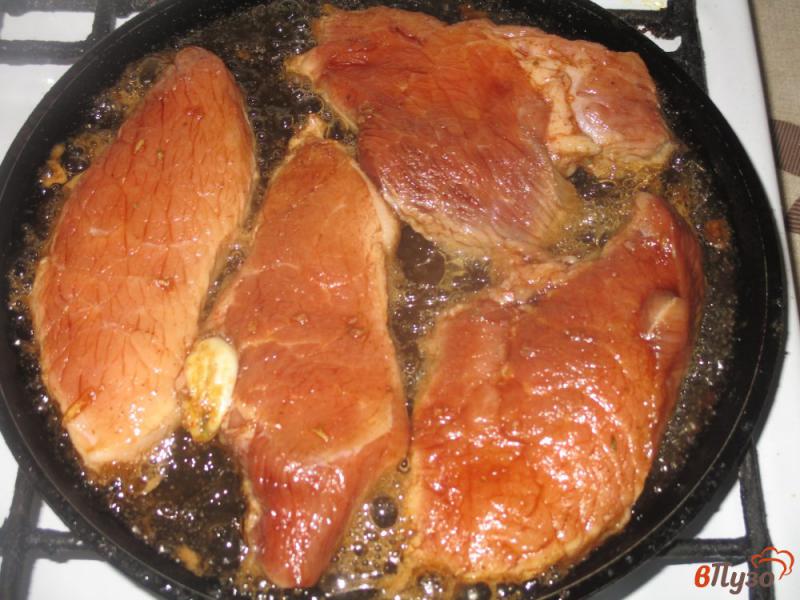Фото приготовление рецепта: Шницель из свинины в соевом соусе шаг №3