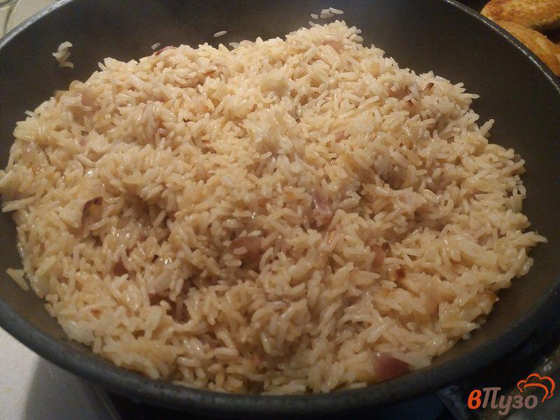 Фото приготовление рецепта: Жаренный острый рис шаг №7
