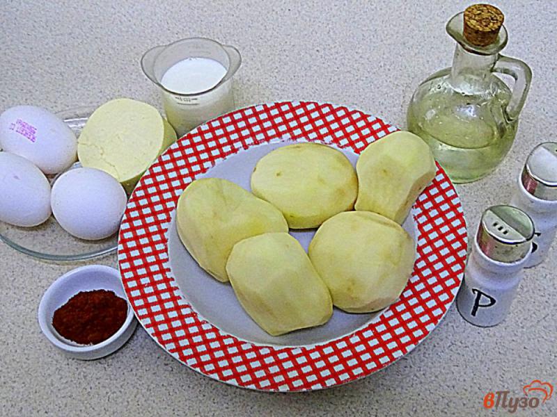 Фото приготовление рецепта: Картошка жареная с яйцами и помидорами шаг №1