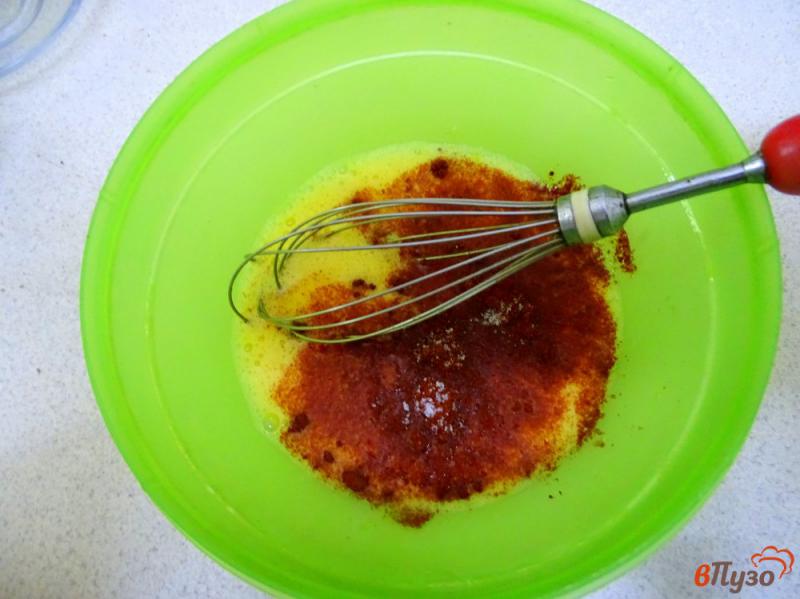 Фото приготовление рецепта: Картошка жареная с яйцами и помидорами шаг №5