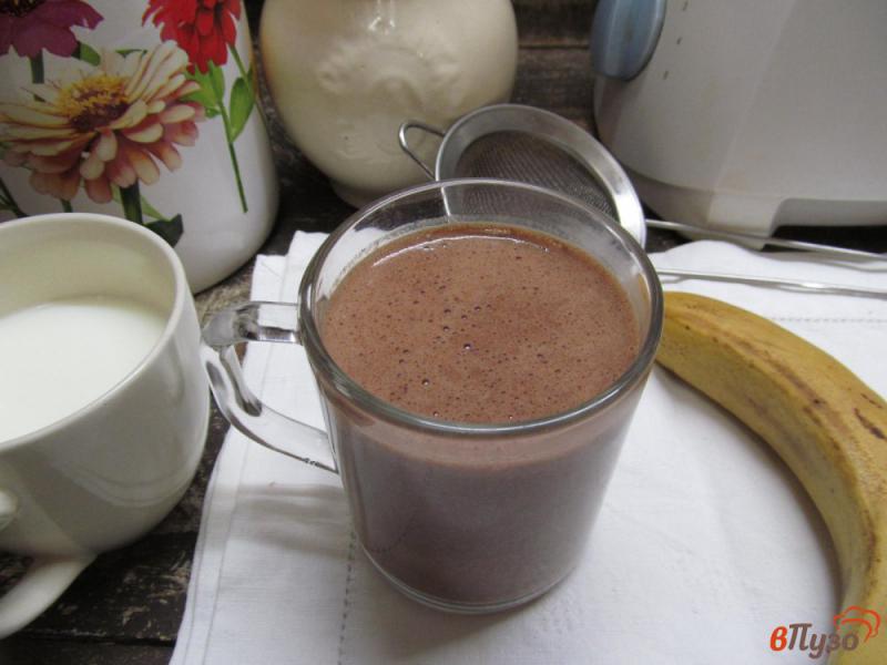 Фото приготовление рецепта: Теплое банановое какао с молоком шаг №5
