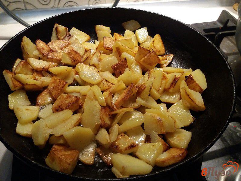 Фото приготовление рецепта: Жаренный картофель шаг №4