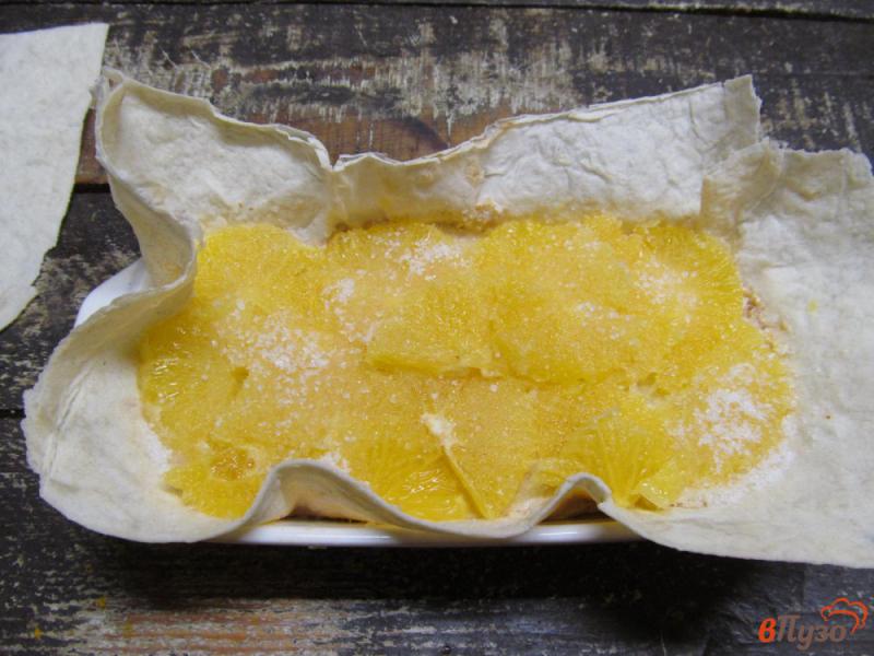 Фото приготовление рецепта: Пирог из лаваша с апельсином шаг №5