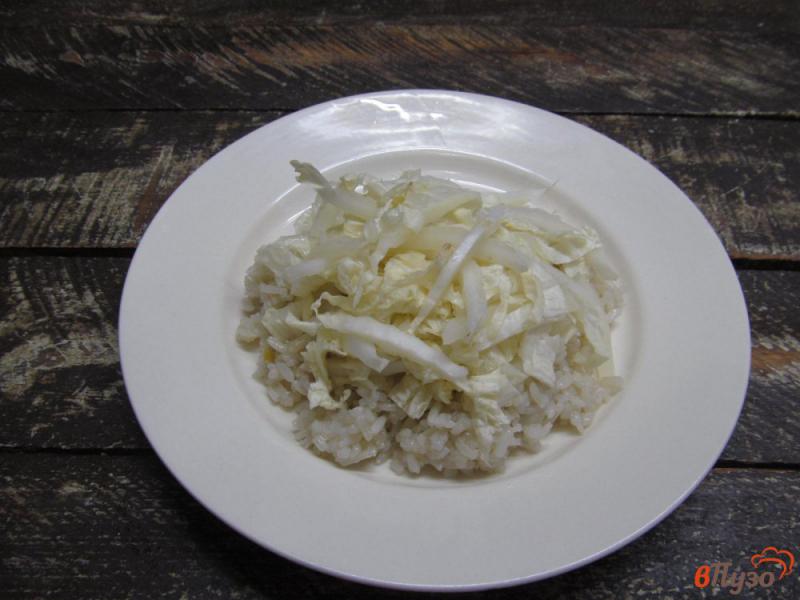 Фото приготовление рецепта: Свинина с рисом и пекинской капустой шаг №11