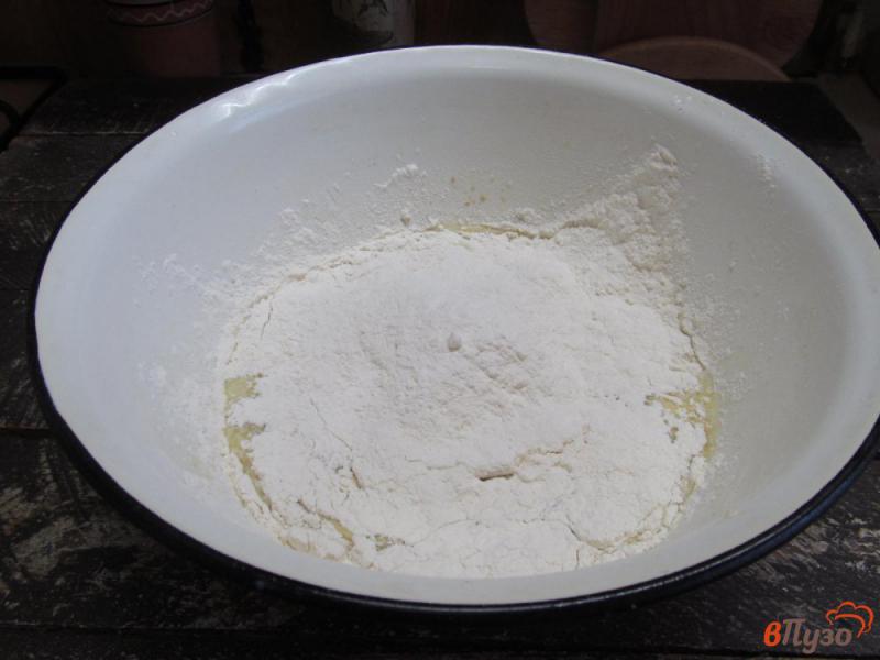 Фото приготовление рецепта: Батоны с сырной начинкой шаг №3