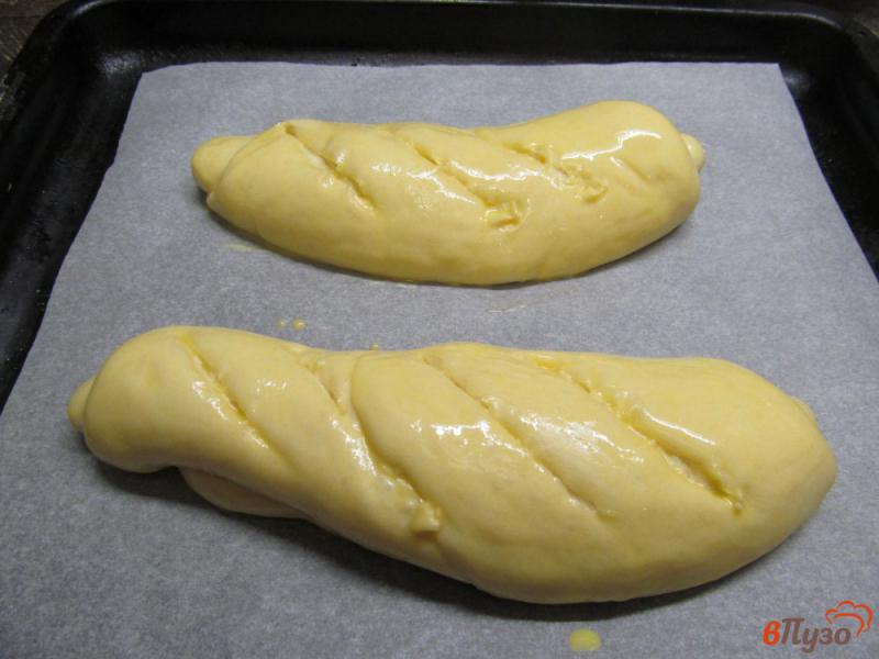 Фото приготовление рецепта: Батоны с сырной начинкой шаг №8