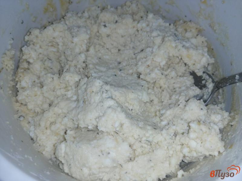 Фото приготовление рецепта: Запеканка из рикотты и адыгейского сыра шаг №4