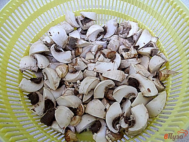 Фото приготовление рецепта: Ячневая каша с овощами и грибами шаг №4
