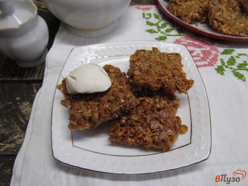 Фото приготовление рецепта: Овсяное печенье с орехами шаг №8