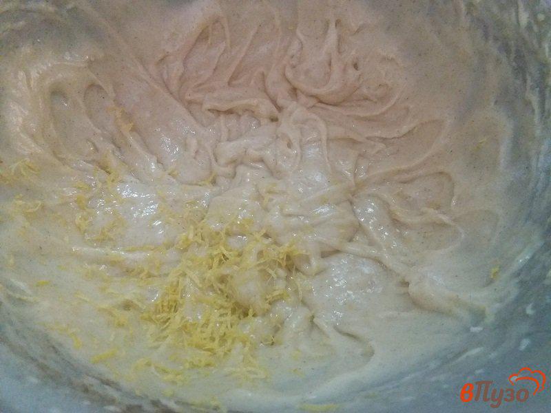 Фото приготовление рецепта: Лимонный бисквит в мультиварке шаг №3