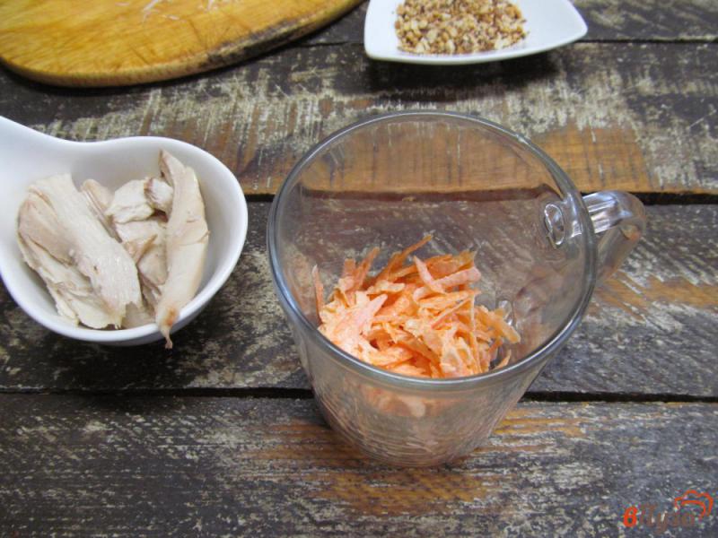 Фото приготовление рецепта: Свекольный салат с курицей шаг №3