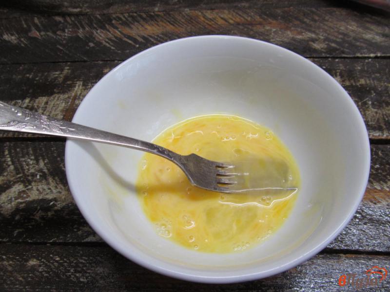 Фото приготовление рецепта: Вафли из слоеного теста с яичницей болтуньей шаг №3