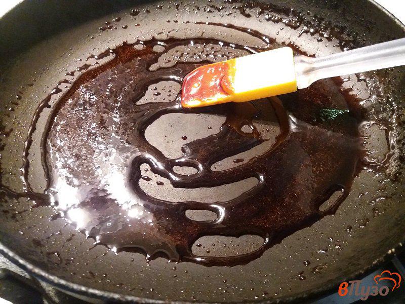 Фото приготовление рецепта: Мандариновый пирог с карамелью шаг №7