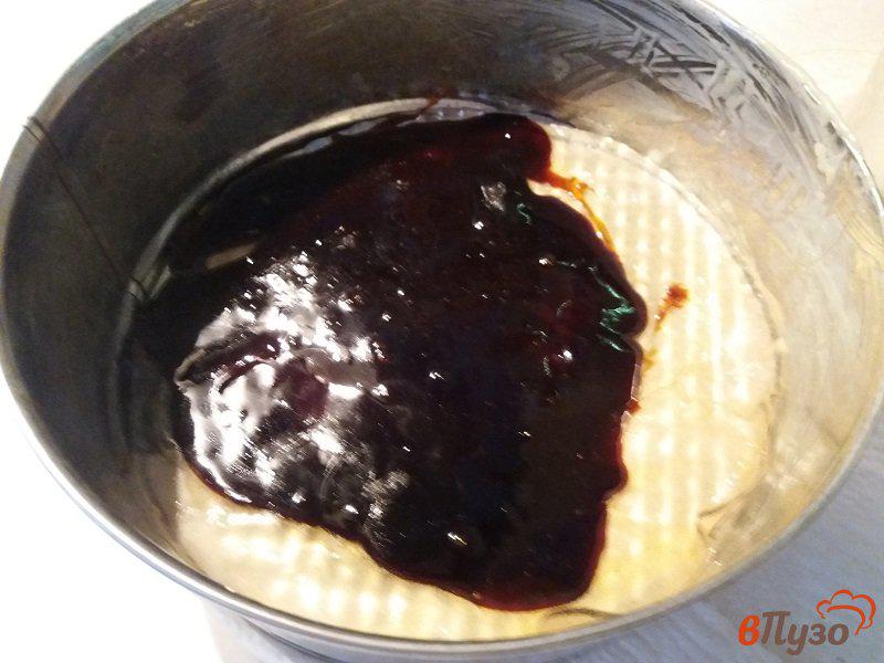 Фото приготовление рецепта: Мандариновый пирог с карамелью шаг №8