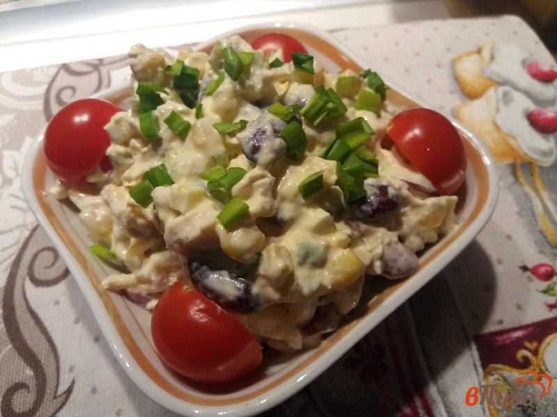 Фото приготовление рецепта: Салат  из куриного филе и фасоли шаг №10