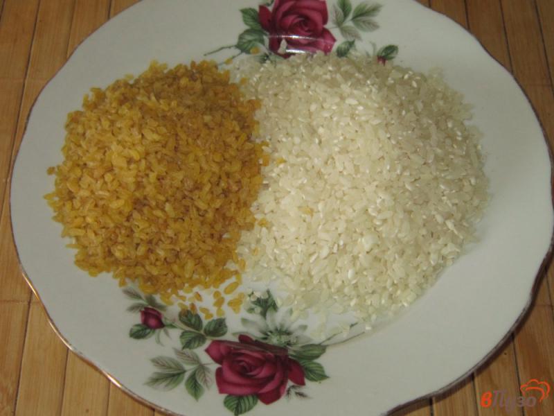Фото приготовление рецепта: Молочная каша из риса и булгура шаг №1