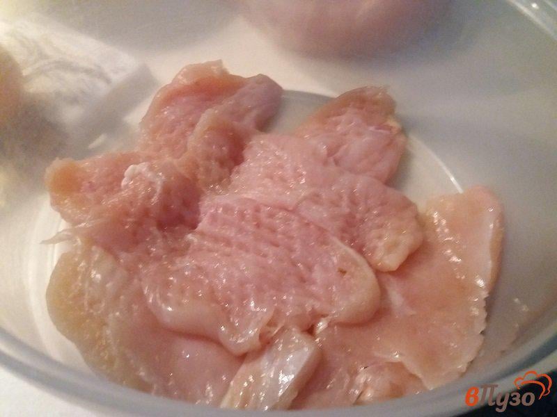 Фото приготовление рецепта: Отбивные из куриного филе в чесночном маринаде шаг №1