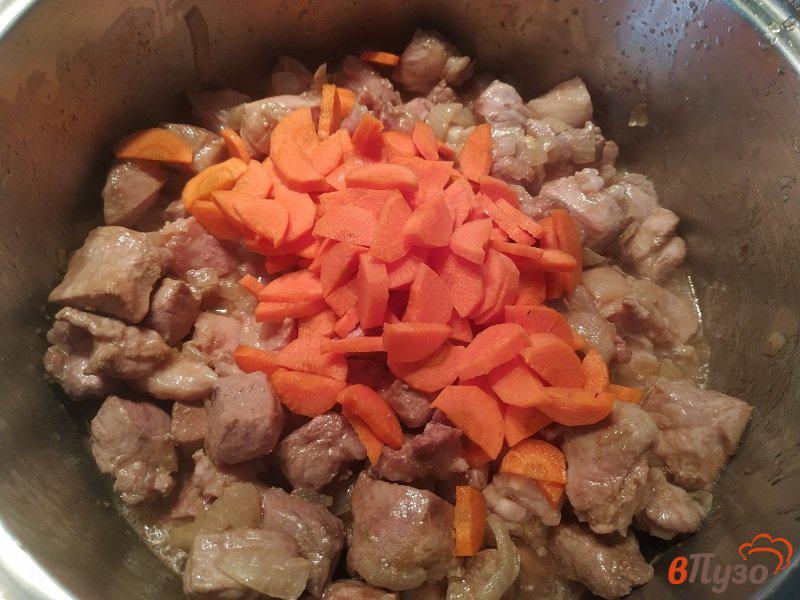 Фото приготовление рецепта: Пёркёльт из свинины по-венгерски шаг №5