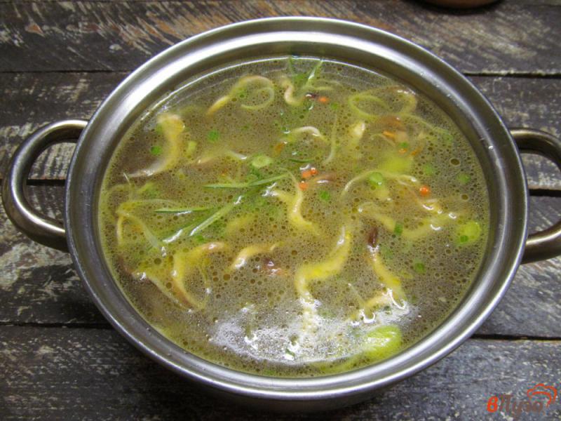Фото приготовление рецепта: Суп с чечевицей грибами и пастой шаг №4