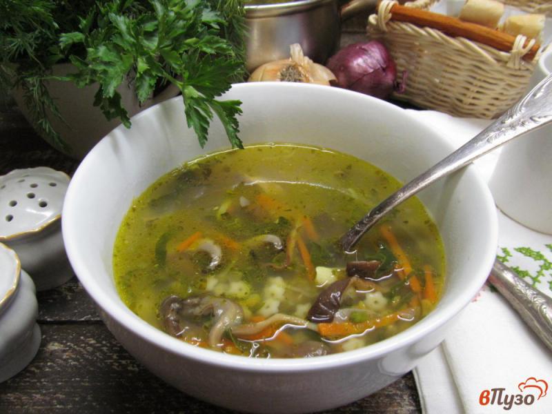 Фото приготовление рецепта: Суп с чечевицей грибами и пастой шаг №9