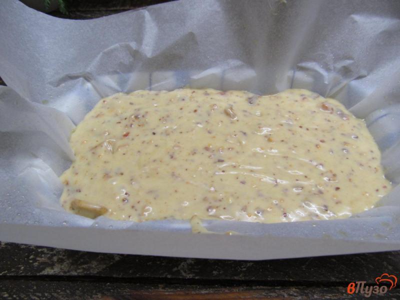 Фото приготовление рецепта: Сладкий хлеб с орехами и сухофруктами шаг №6