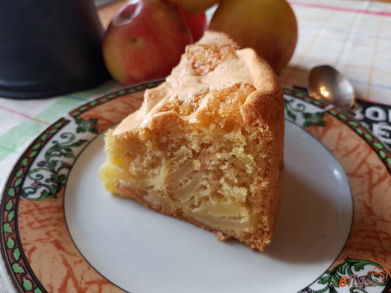 Фото приготовление рецепта: Пирог с яблоками шаг №9