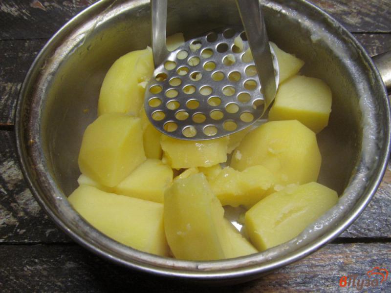 Фото приготовление рецепта: Чесночное картофельное пюре со сливками шаг №2