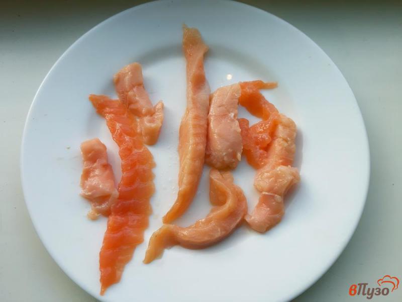 Фото приготовление рецепта: Суши с лососем шаг №3