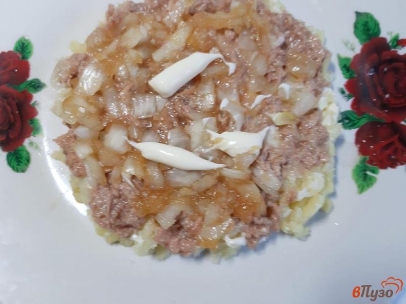 Фото приготовление рецепта: Салат Мимоза с салатным тунцом шаг №6