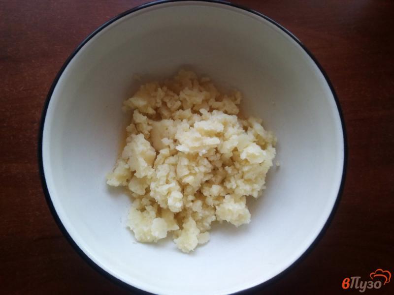 Фото приготовление рецепта: Фрикадельки в картофельном тесте шаг №2