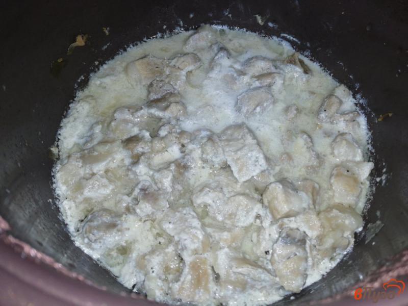 Фото приготовление рецепта: Свинина тушеная в сметане шаг №7