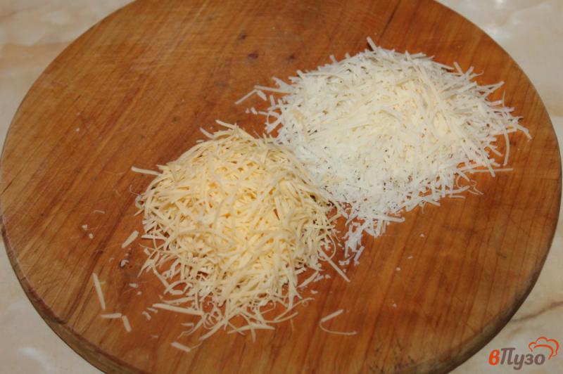 Фото приготовление рецепта: Спагетти с пармезаном и твердым сыром шаг №2