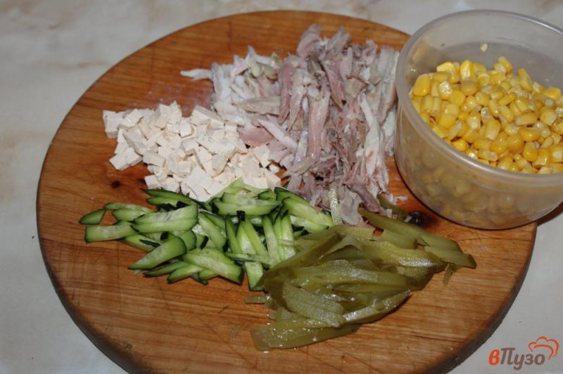 Фото приготовление рецепта: Лаваш с курицей, яйцом и консервированной кукурузой шаг №1
