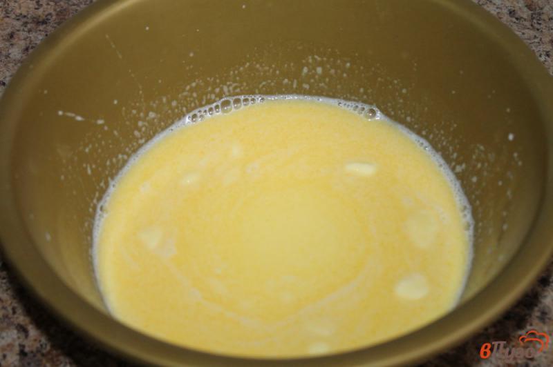 Фото приготовление рецепта: Дрожжевое тесто для домашних печеных пирогов шаг №1