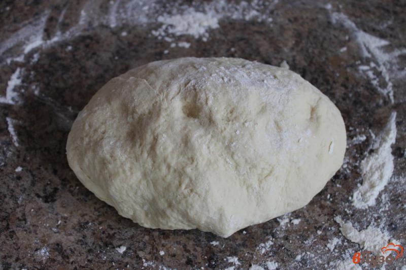 Фото приготовление рецепта: Дрожжевое тесто для домашних печеных пирогов шаг №6