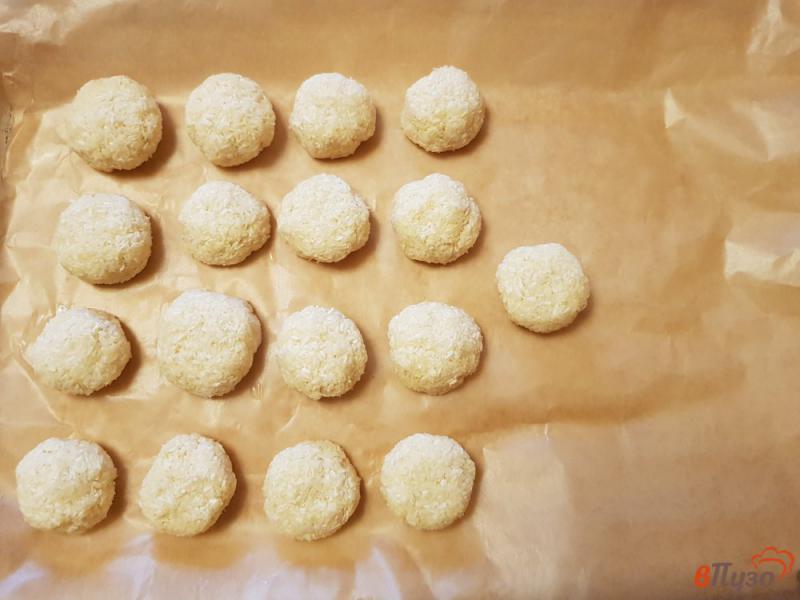 Фото приготовление рецепта: Печенье из кокосовой стружки шаг №9