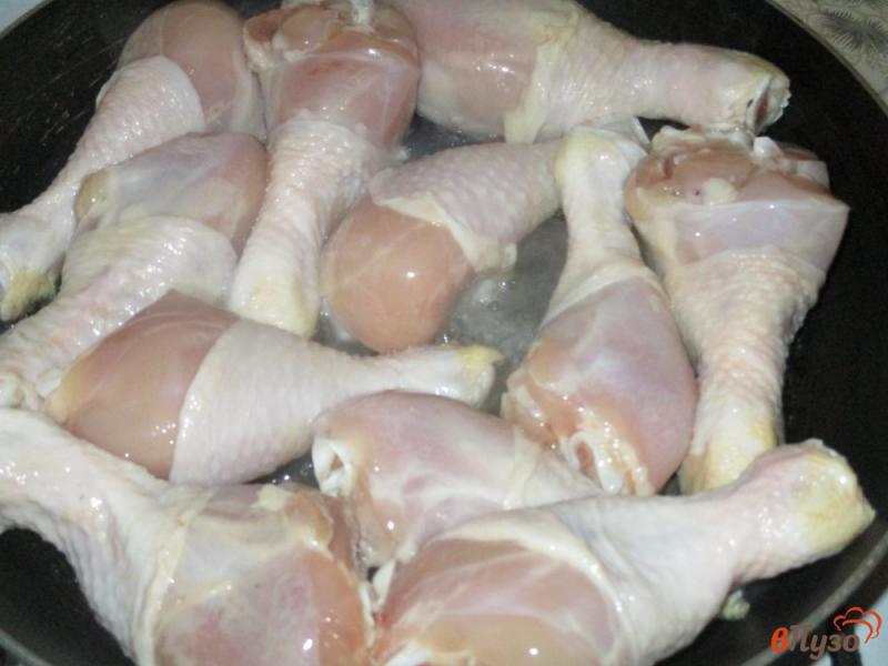 Фото приготовление рецепта: Жареные куриные ножки с чесноком шаг №1