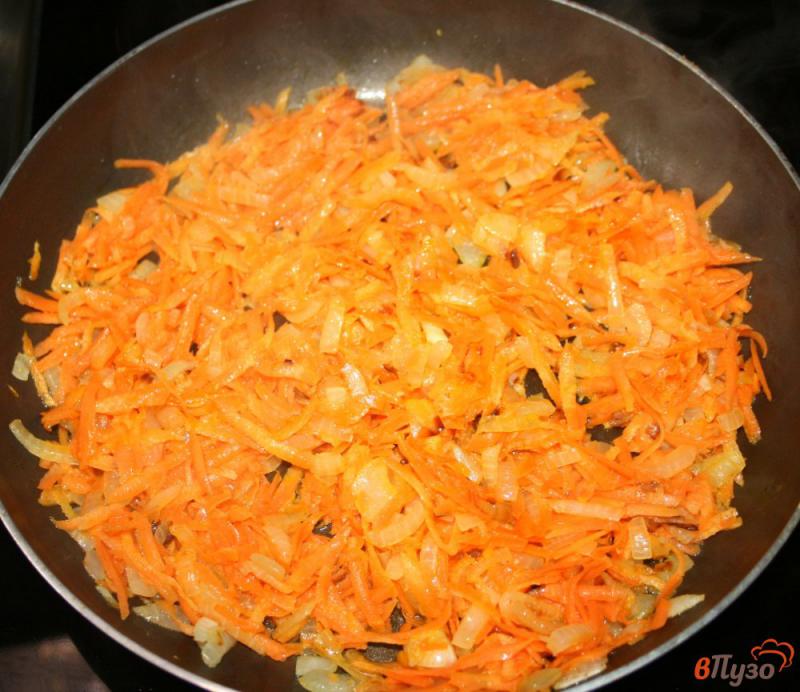 Фото приготовление рецепта: Лосось с овощами в томатном соусе шаг №5