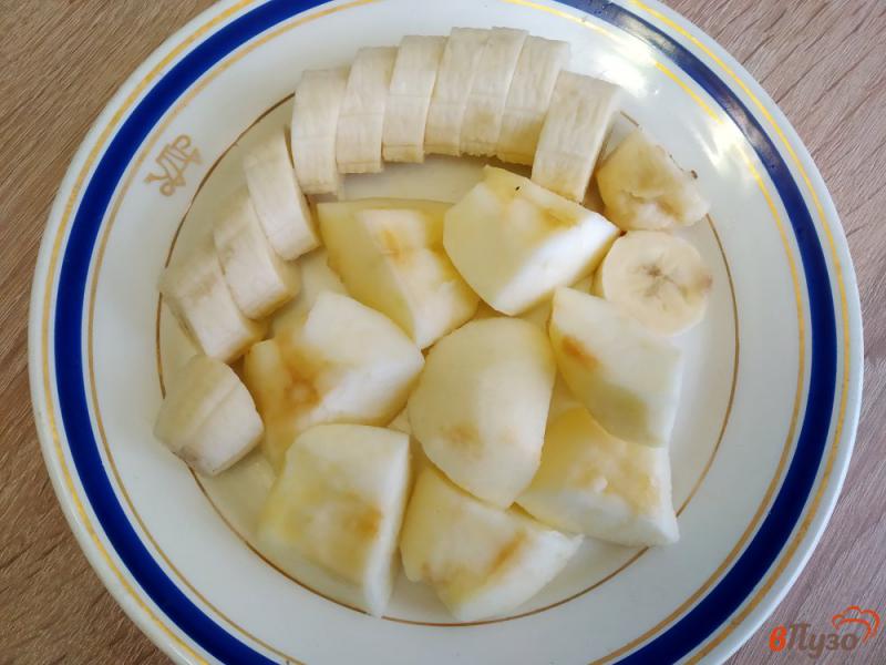 Фото приготовление рецепта: Бананово-яблочное печенье шаг №2