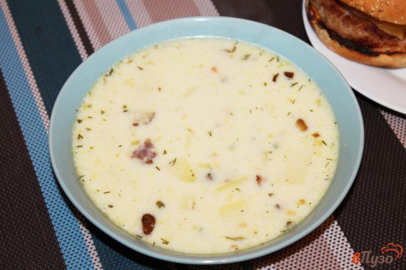Фото приготовление рецепта: Сырный суп с копченым мясом шаг №6
