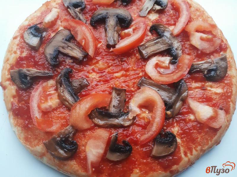 Фото приготовление рецепта: Пицца грибная шаг №5