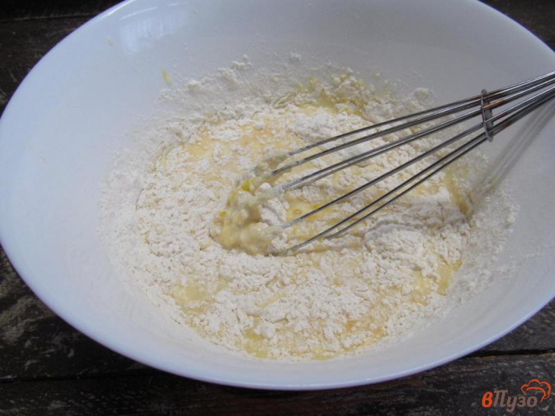 Фото приготовление рецепта: Блины на молоке с кипяченным сливочным маслом шаг №3