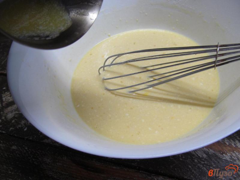 Фото приготовление рецепта: Блины на молоке с кипяченным сливочным маслом шаг №5