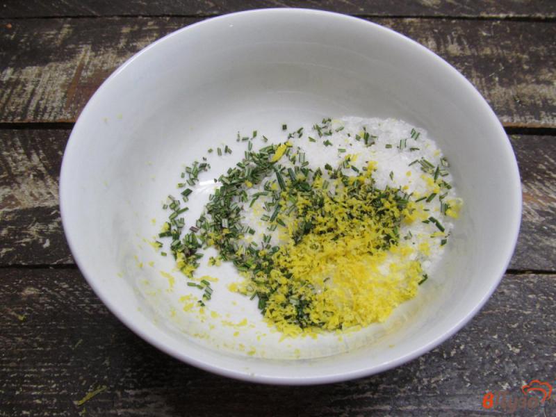 Фото приготовление рецепта: Ароматная соль с розмарином и цедрой шаг №3