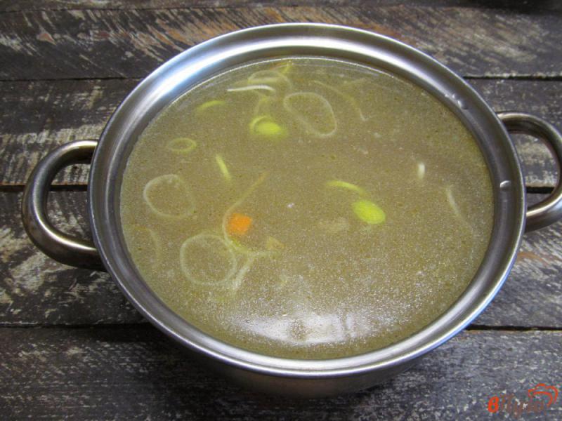 Фото приготовление рецепта: Куриный суп с пастой шаг №3
