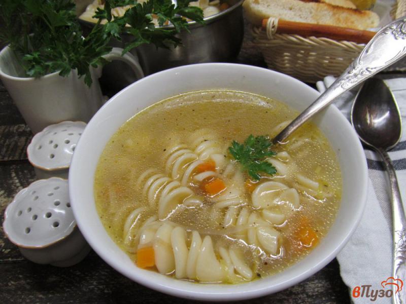 Фото приготовление рецепта: Куриный суп с пастой шаг №7
