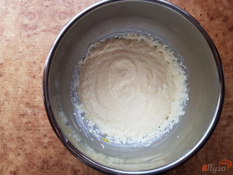 Фото приготовление рецепта: Творожный пирог с изюмом шаг №5